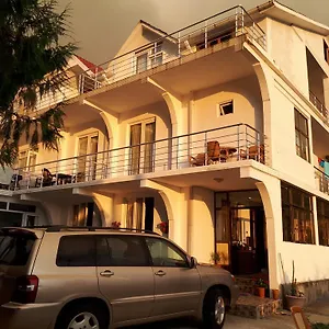 Гостевой дом Rezo's House, Квариати